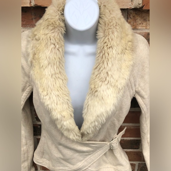 Armani Exchange Jacket With Faux Fur Lapel And Side belt. Woman’s Size Small - Picture 2 of 15